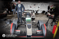 InstaForex - Official Partner of Dragon Racing